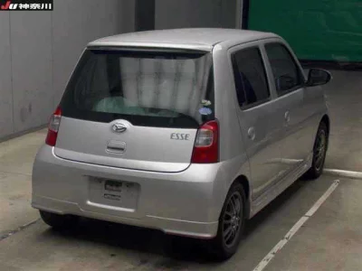 Daihatsu Esse