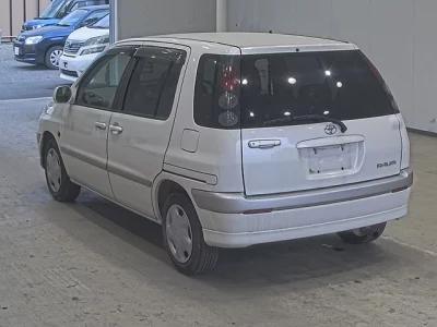 Toyota Raum