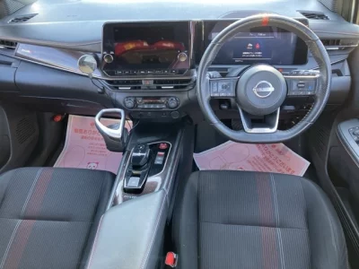 Nissan Aura