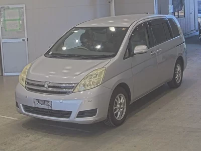Toyota ISIS