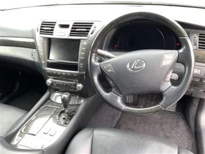 Lexus LS460L