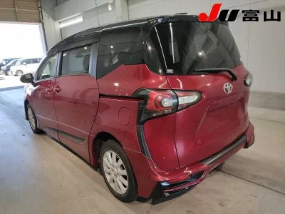 Toyota Sienta