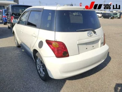 Toyota IST