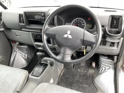 Mitsubishi Minicab Van