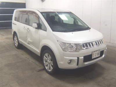 Mitsubishi DELICA D5