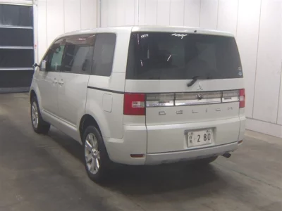 Mitsubishi DELICA D5
