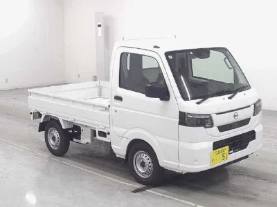 Nissan NT100 Clipper