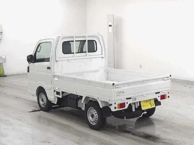 Nissan NT100 Clipper