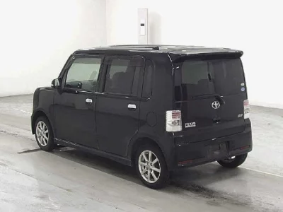 Toyota PIXIS SPACE
