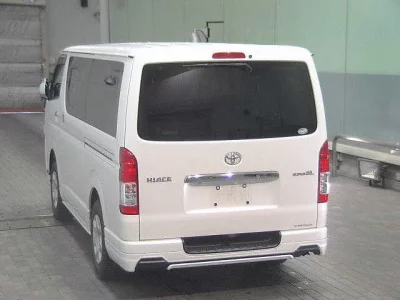 Toyota HiAce Van