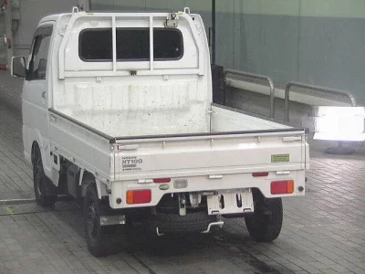 Nissan NT100 Clipper