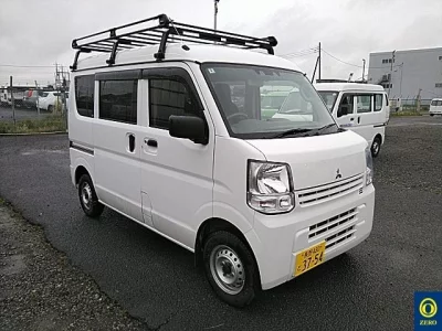 Mitsubishi Minicab Van
