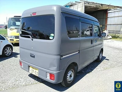 Mitsubishi Minicab Van