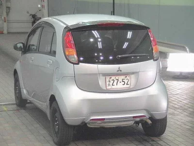 Mitsubishi i