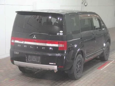 Mitsubishi Delica D:5