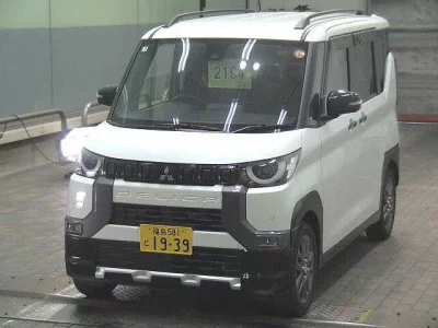 Mitsubishi Delica Mini
