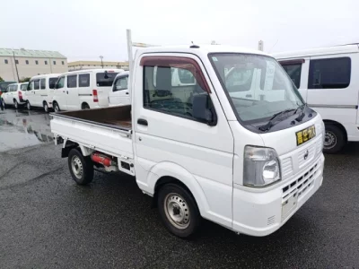 Nissan NT100 Clipper