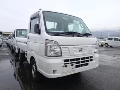 Nissan NT100 Clipper