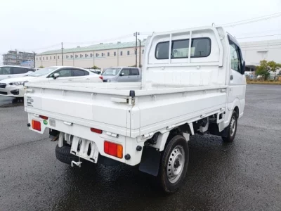 Nissan NT100 Clipper