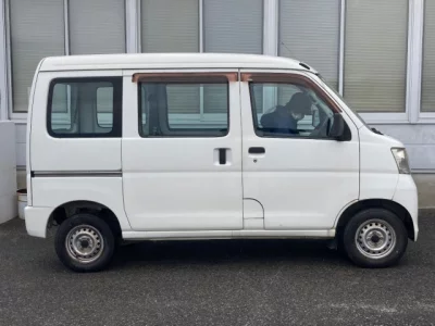 Toyota Pixis Van
