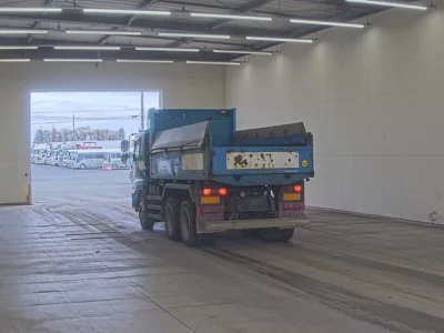 Isuzu Giga