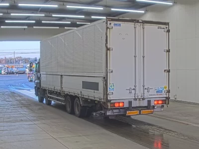 Isuzu Giga