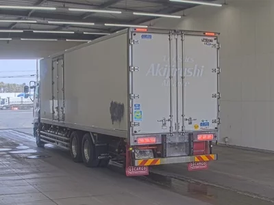 Isuzu Giga