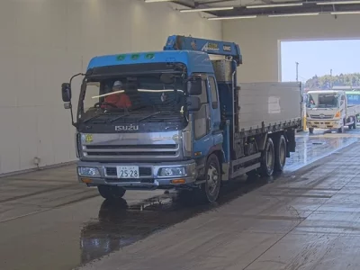 Isuzu Giga