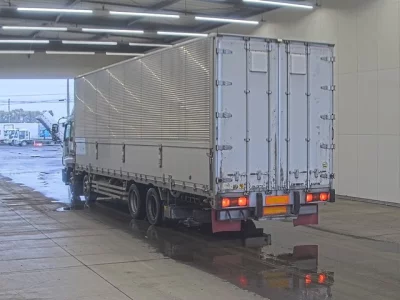 Isuzu Giga