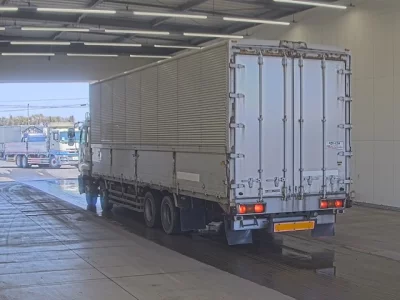 Isuzu Giga