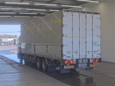 Isuzu Giga