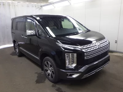 Mitsubishi Delica D:5