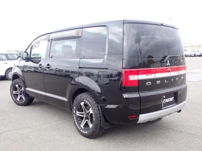 Mitsubishi Delica D:5