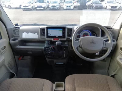 Mitsubishi Minicab Van