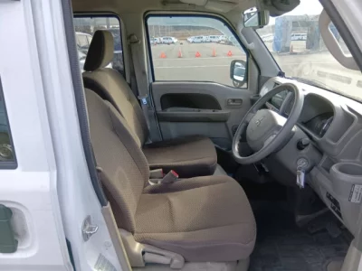 Mitsubishi Minicab Van