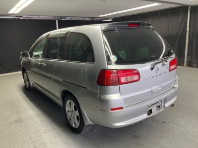 Nissan Liberty