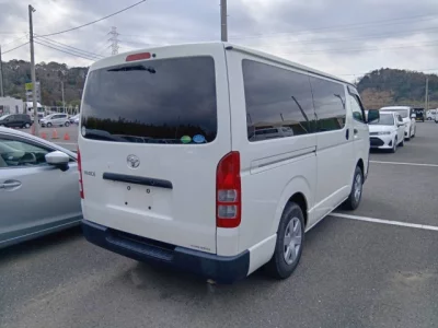 Toyota HiAce Van