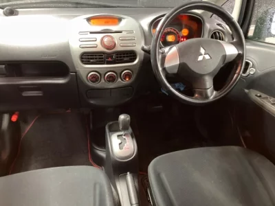 Mitsubishi i