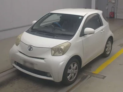 Toyota iQ