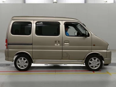Suzuki Every Landy