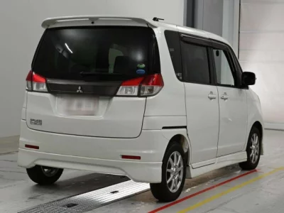 Mitsubishi Delica D:2