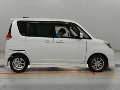 Mitsubishi Delica D:2