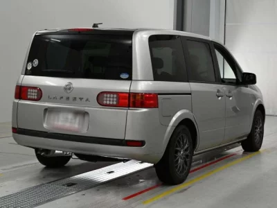 Nissan LAFESTA