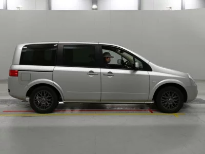 Nissan LAFESTA