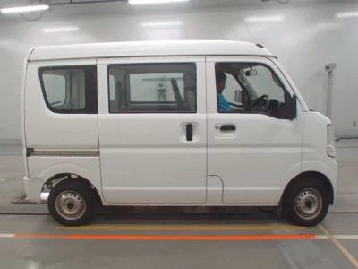Mitsubishi Minicab Van