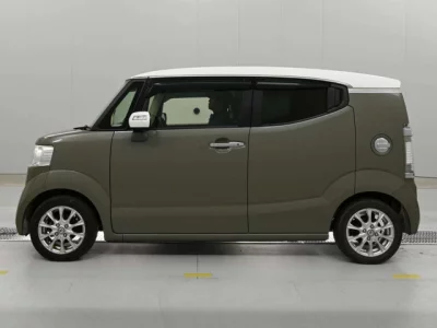 Honda N-Box Slash