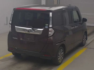 Toyota TANK