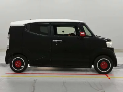Honda N-Box Slash
