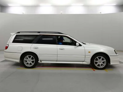 Nissan Stagea