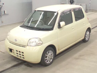 Daihatsu Esse